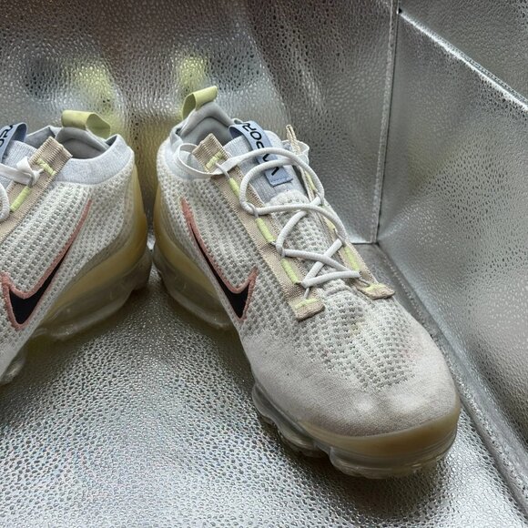 Size 13 Nike Air VaporMax Flyknit Mismatched Swoosh‎ Mens White Shoes DQ7633-100 main image 9